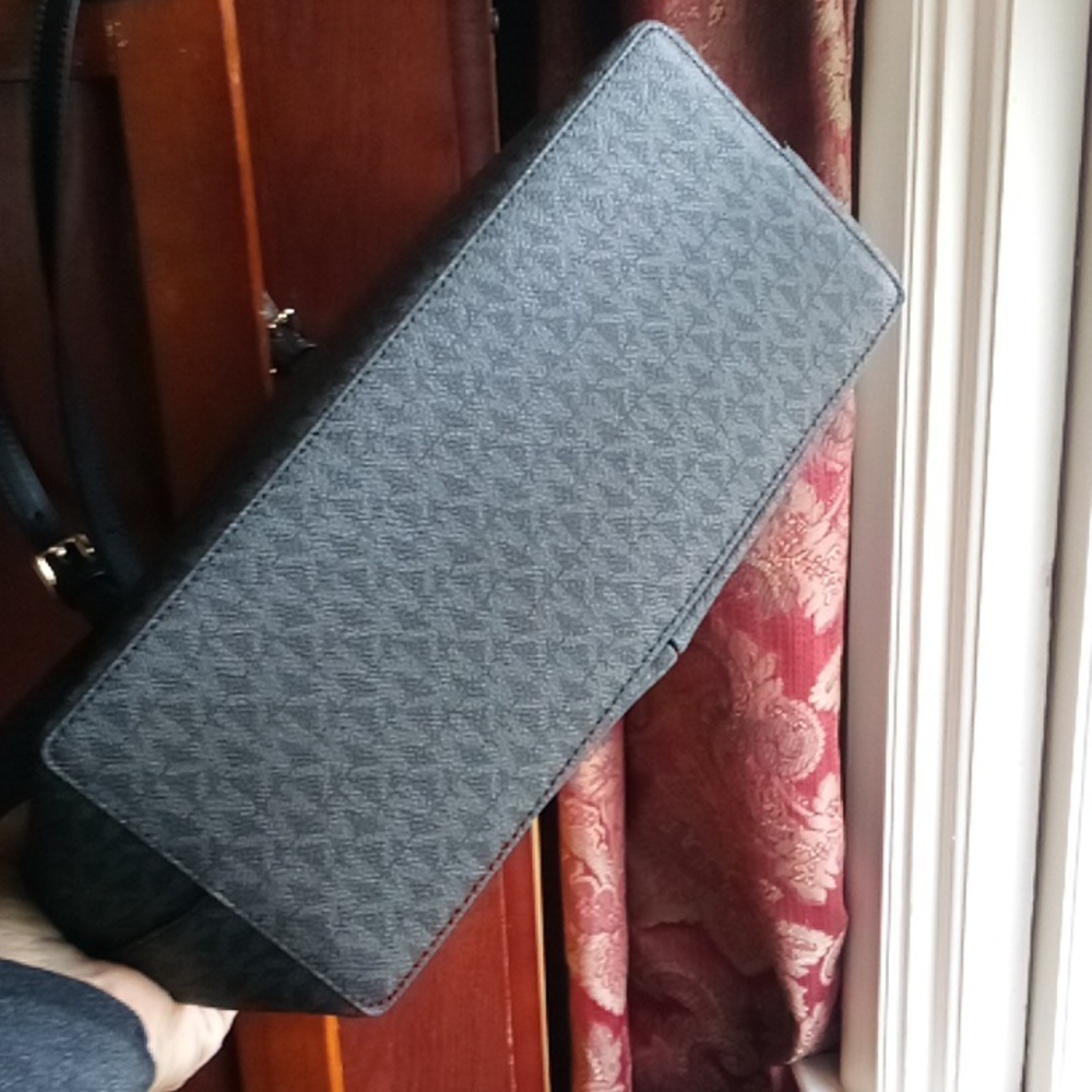 M. Kors Jet Set Travel double pocket tote bulk pebble leather & gold brass hardw - Picture 5 of 9